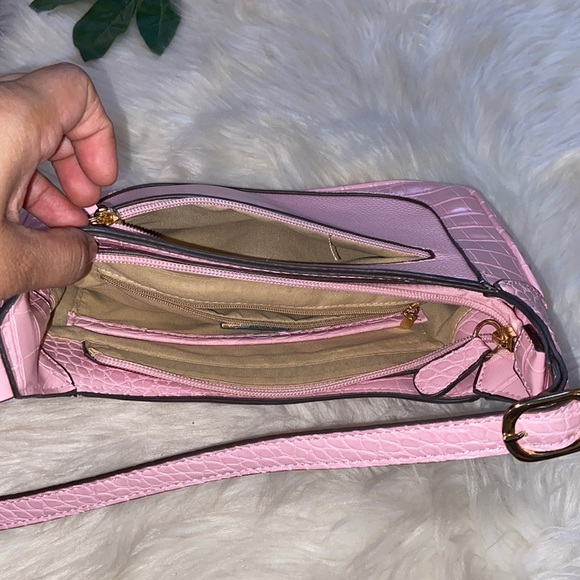 Giani Bernini Pink Crocodile Faux Leather Crossbody Bag - Picture 12 of 17